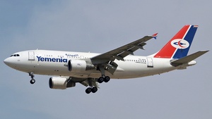 Photo of 7O-ADV - Airbus A310-325 operated by Yemenia