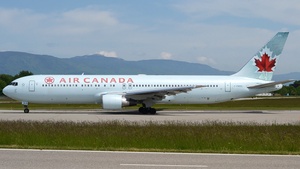 Photo with serial 25588 - Boeing 767-333(ER)