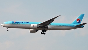 Photo of HL8275 - Boeing 777-3B5(ER) operated by Korean Air
