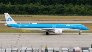 Photo of PH-NXP - Embraer ERJ-195-E2 operated by KLM Cityhopper