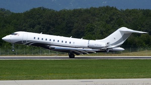 Photo of N782SF - Bombardier Global 5000 operated by Heritage Flight