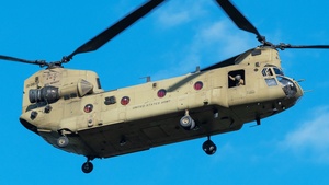 Photo of 13-08134 - Boeing Vertol CH-47F Chinook operated by US Army
