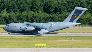 Photo of 05-5142 - Boeing C-17A Globemaster III operated by US Air Force