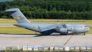 Photo of 05-5142 - Boeing C-17A Globemaster III operated by US Air Force