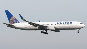 Photo of N684UA - Boeing 767-3CB(ER) operated by United Airlines