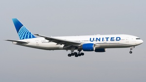 Photo of N204UA - Boeing 777-222(ER) operated by United Airlines