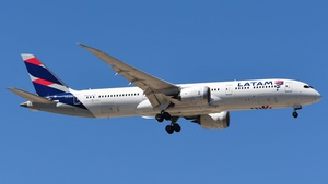 Photo of CC-BGE - Boeing 787-9 Dreamliner operated by LATAM Airlines