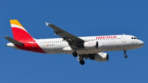 Photo of EC-IEF - Airbus A320-214 operated by Iberia
