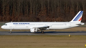 Photo of F-GTAT - Airbus A321-212 operated by Air France