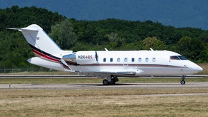 Photo of N204QS - Bombardier Challenger 650 operated by NetJets