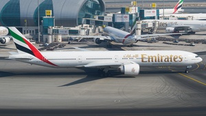 Photo of A6-ECW - Boeing 777-31H(ER) operated by Emirates