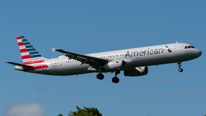 Photo of N535UW - Airbus A321-231 operated by American Airlines