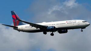Photo with serial 31977 - Boeing 737-932(ER)