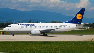 Photo of D-ABXL - Boeing 737-330 operated by Lufthansa