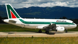 Photo of EI-IML - Airbus A319-112 operated by Alitalia