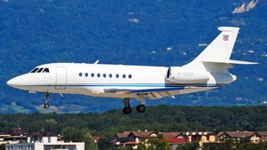 Photo of G-CGHI - Dassault Falcon 2000 operated by ExecuJet UK