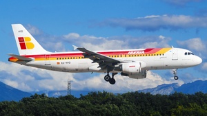 Photo of EC-HYD - Airbus A320-214 operated by Iberia