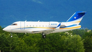 Photo of N121RS - Bombardier Challenger 604 operated by Solairus Aviation