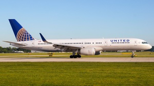 Photo of N41140 - Boeing 757-224 operated by United Airlines