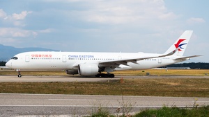 Photo of B-324X - Airbus A350-941 operated by China Eastern Airlines