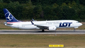 Photo of SP-LVC - Boeing 737 MAX 8 operated by LOT Polish Airlines