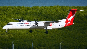 Photo of VH-LQL - Bombardier DHC-8-402 Dash 8 Q400 operated by QantasLink (opb Sunstate Airlines)