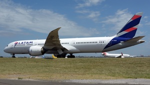 Photo of CC-BGD - Boeing 787-9 Dreamliner operated by LATAM Airlines