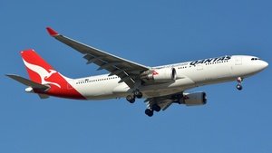 Photo of VH-EBO - Airbus A330-202 operated by Qantas