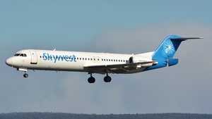 VH-FNY - Fokker 100