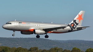 VH-VQU - Airbus A320-232