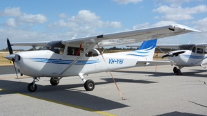 Photo of VH-YHI - Cessna 172S Skyhawk SP operated by Airflite Flying College