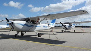 Photo of VH-YHJ - Cessna 172S Skyhawk SP operated by Airflite Flying College