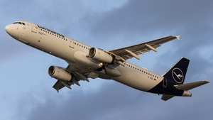 Photo of D-AIDA - Airbus A321-231 operated by Lufthansa