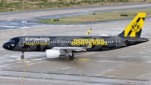 Photo of D-AEWM - Airbus A320-214 operated by Eurowings