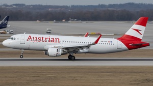 Photo of OE-LZF - Airbus A320-214 operated by Austrian Airlines