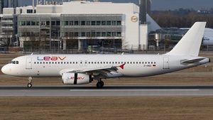 Photo of D-ANDI - Airbus A320-232 operated by LEAV Aviation