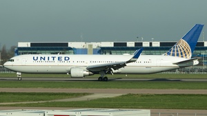 Photo of N684UA - Boeing 767-3CB(ER) operated by United Airlines