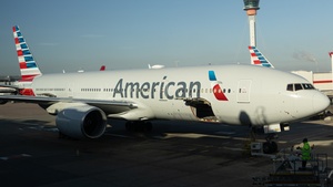 Photo of N754AN - Boeing 777-223(ER) operated by American Airlines