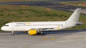 Photo of EC-NUP - Airbus A320-214 operated by Vueling