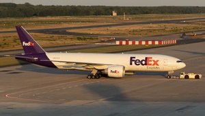 Photo of N878FD - Boeing 777-FS2 operated by FedEx