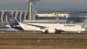 Photo of D-ABPC - Boeing 787-9 Dreamliner operated by Lufthansa