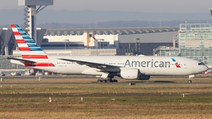 Photo of N765AN - Boeing 777-223(ER) operated by American Airlines
