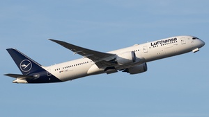 Photo of D-ABPA - Boeing 787-9 Dreamliner operated by Lufthansa