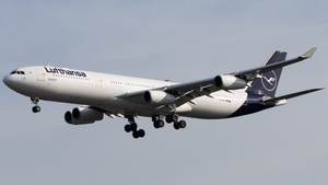 Photo of D-AIFC - Airbus A340-313 operated by Lufthansa
