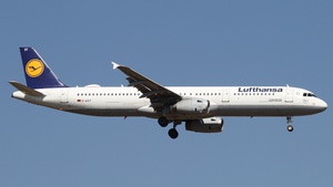 Photo of D-AIST - Airbus A321-231 operated by Lufthansa