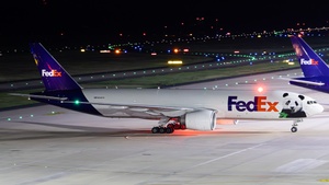 Photo of N868FD - Boeing 777-FS2 operated by FedEx