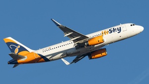 Photo of YR-JOY - Airbus A320-232 operated by HiSky Europe