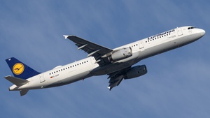 Photo of D-AIRP - Airbus A321-131 operated by Lufthansa