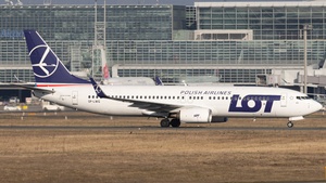 Photo of SP-LWG - Boeing 737-86N operated by LOT Polish Airlines