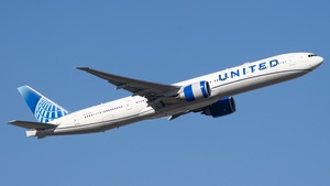 Photo of N2352U - Boeing 777-322(ER) operated by United Airlines